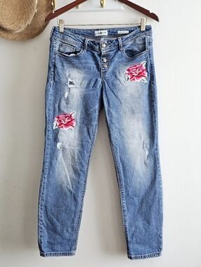 Black Daisy Jamie Relaxed Skinny Jeans Floral Embroidered Distressed 9/29